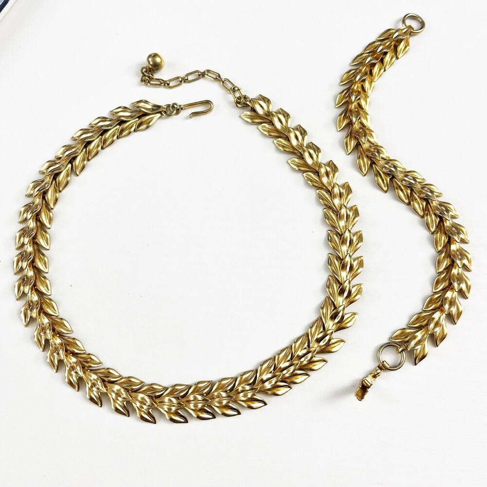 Crown Trifari Vintage Gold Leaf Necklace & Bracelet Set